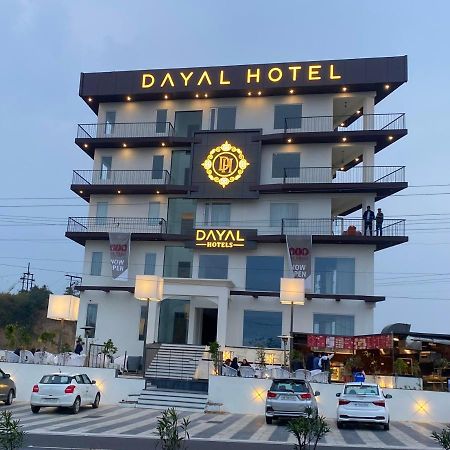 Dayal Hotel 우나 외부 사진