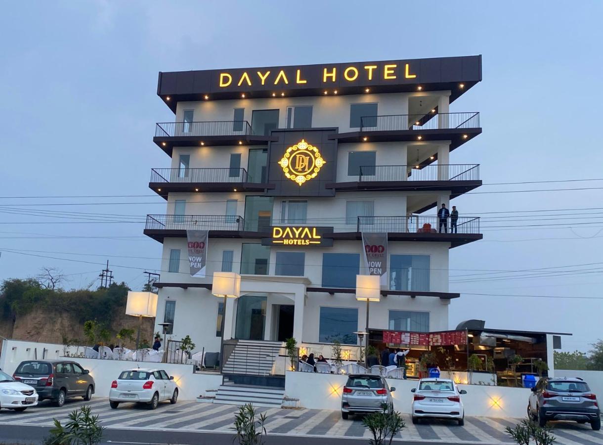 Dayal Hotel 우나 외부 사진