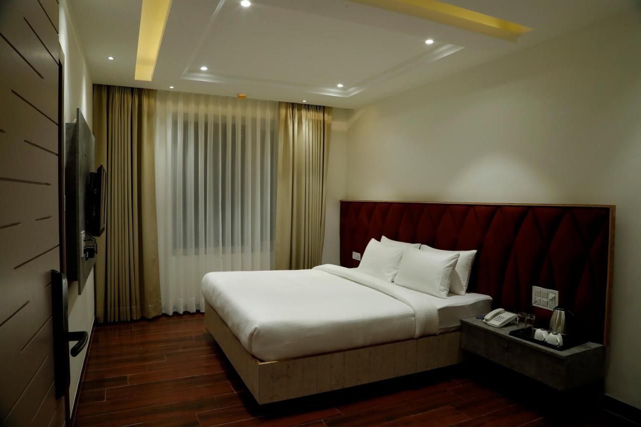 Dayal Hotel 우나 외부 사진