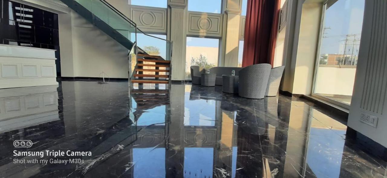Dayal Hotel 우나 외부 사진