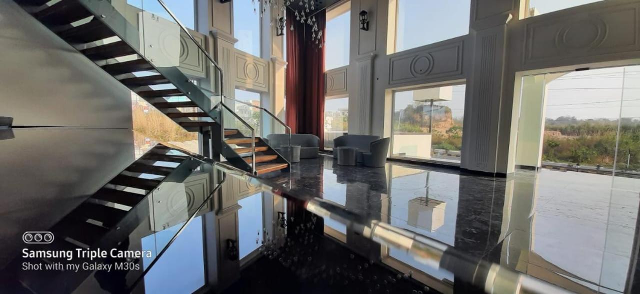 Dayal Hotel 우나 외부 사진