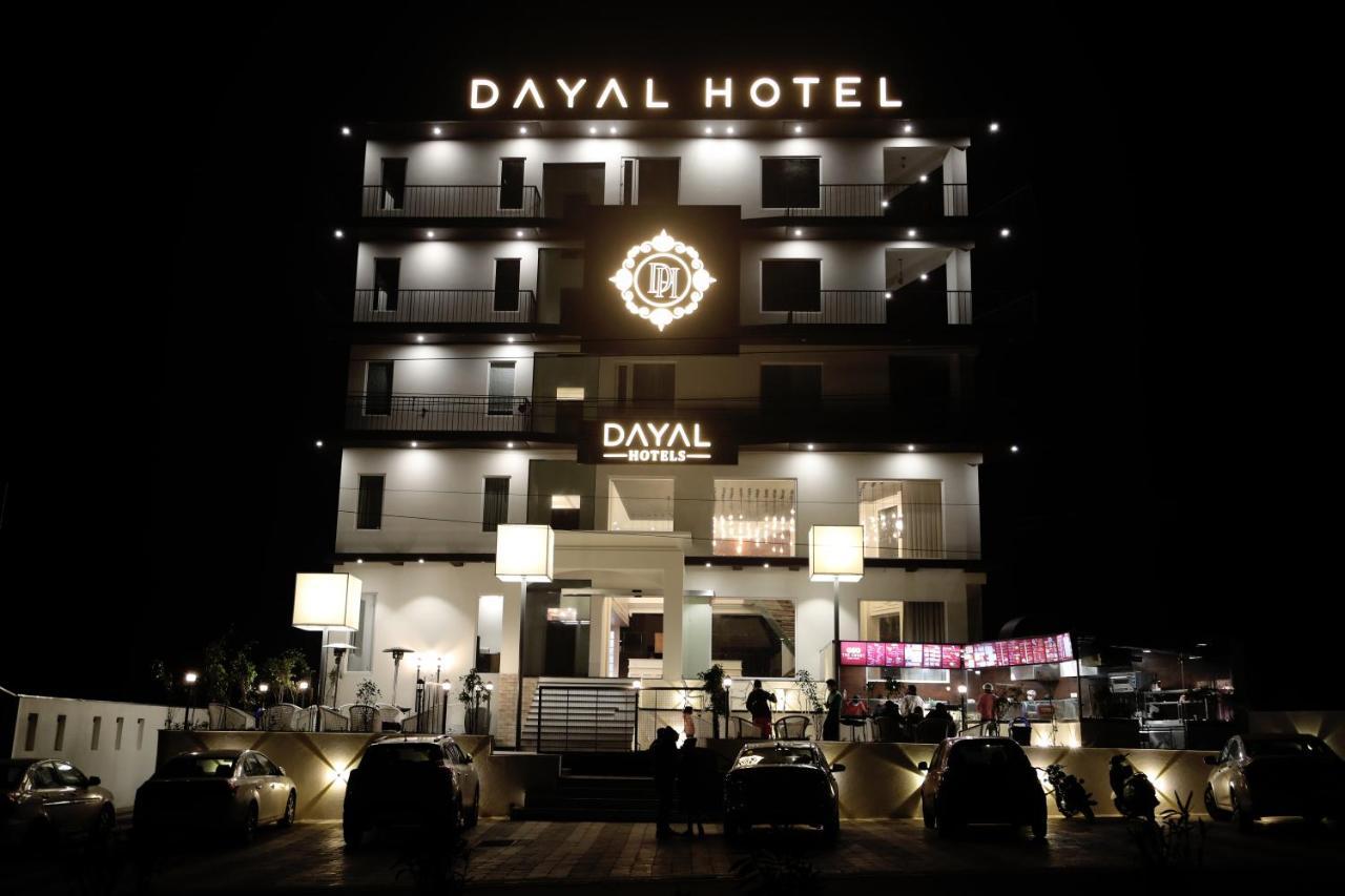Dayal Hotel 우나 외부 사진