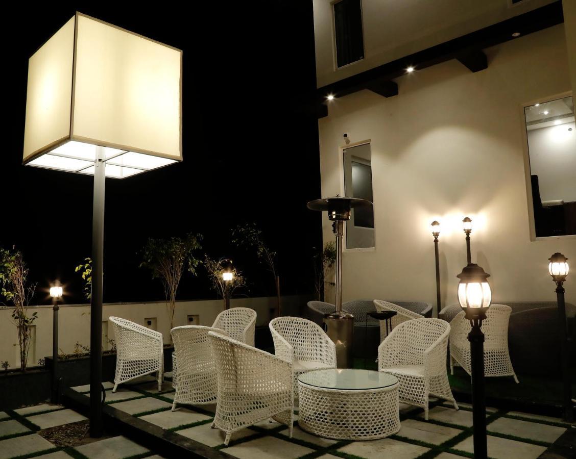 Dayal Hotel 우나 외부 사진